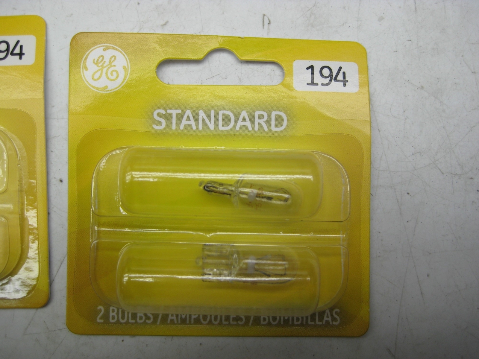 GENERAL ELECTRIC 194 LAMP PACKAGE OF 2 LOT OF 3 PKG NSMP