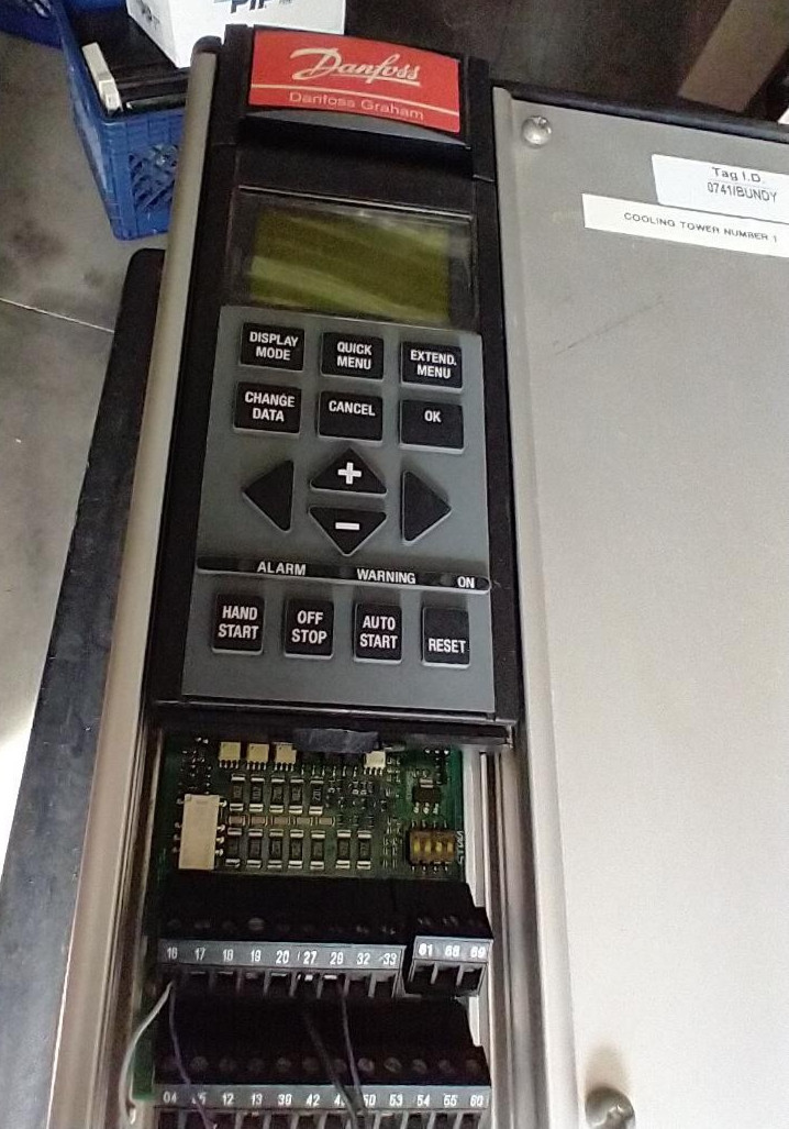 Danfoss 175Z7366 AC Dr. VLT 6000 HVAC 15kW 20HP 460V VLT6022GT4CN1STR0DLF00A00C0