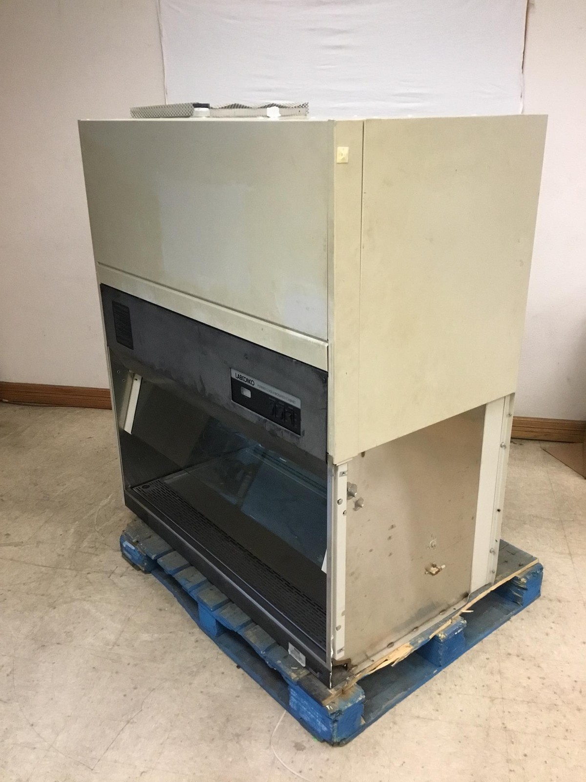 Labconco 36208 Biohazard Purifier Cabinet Class II Type A/A-B3 WORKING