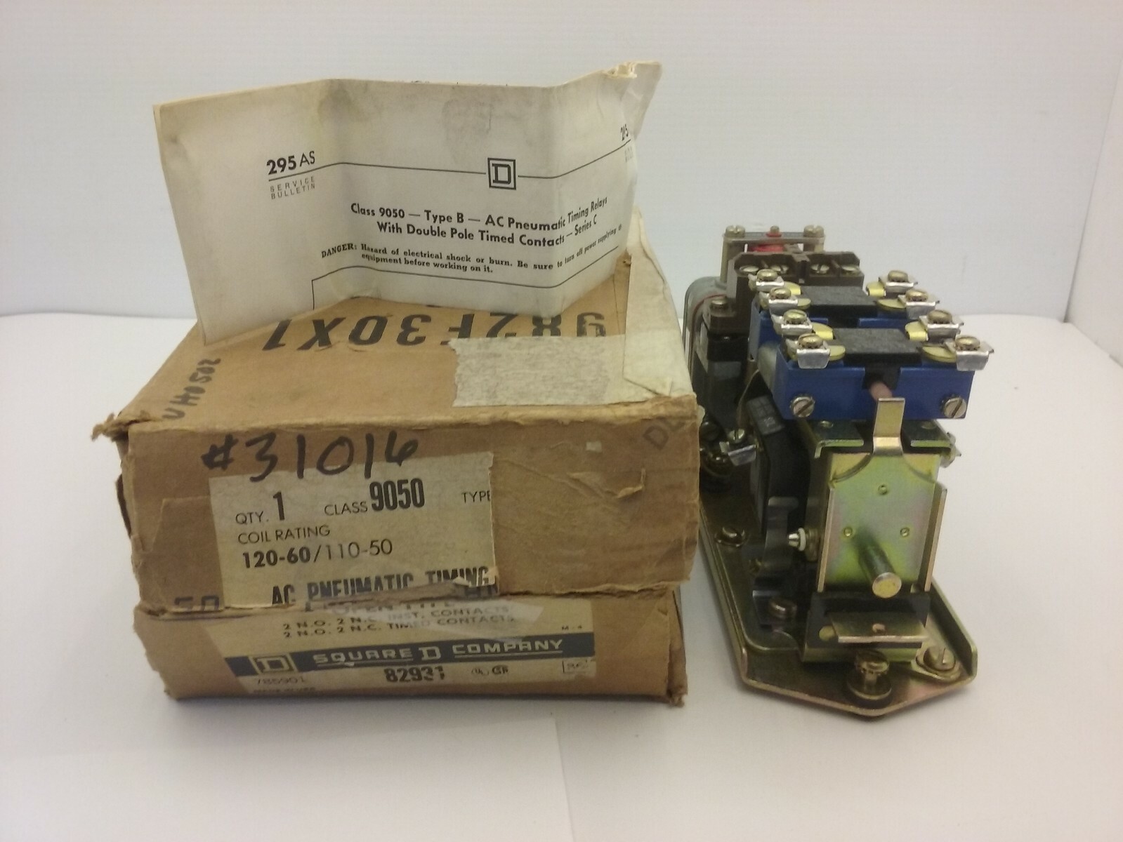 SQUARE D 9050-BO-23D AC PNEUMATIC TIMING RELAY 120V SERIES C NIB