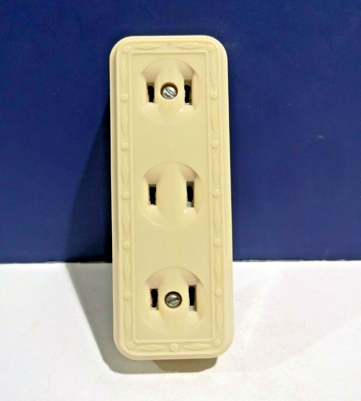 LEVITON IVORY JUMBO Surface Mount Triple Convenience Outlet Polarized NEW 323-I
