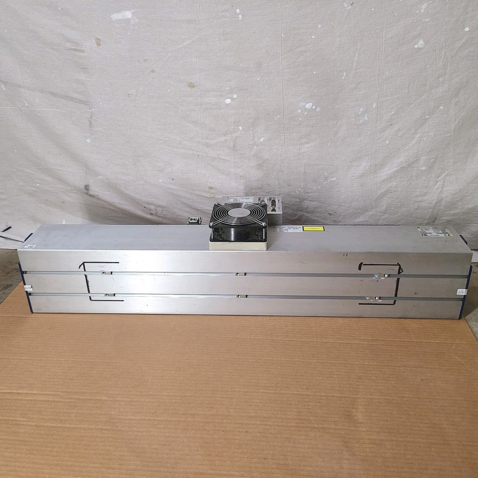 Vitronic Vicam-SSI Line Scan Camera with LED Illumination 2300mm 24V/DC 1.5A/DC