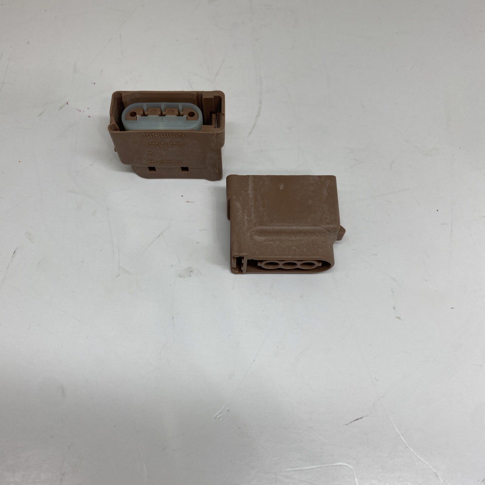 (2pcs)Federal Mogul ZFJ-00703-UA Federal Mogul Freightliner Genuine