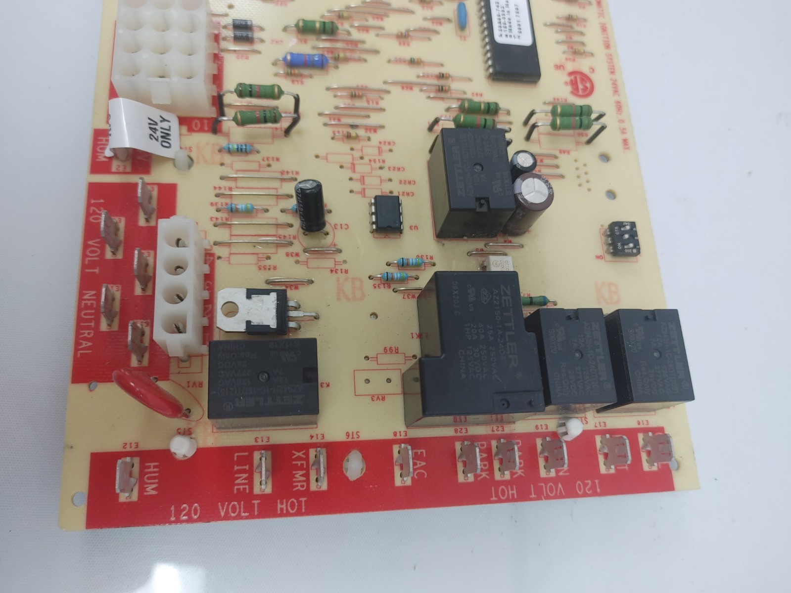 LENNOX 50A66-743 SureLight White Rodgers Control Circuit Board 150-0993