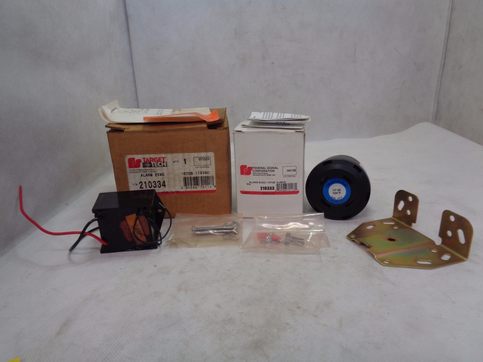 NEW FEDERAL SIGNAL ALARM EVAC 107DB 115 VAC P/N 210334