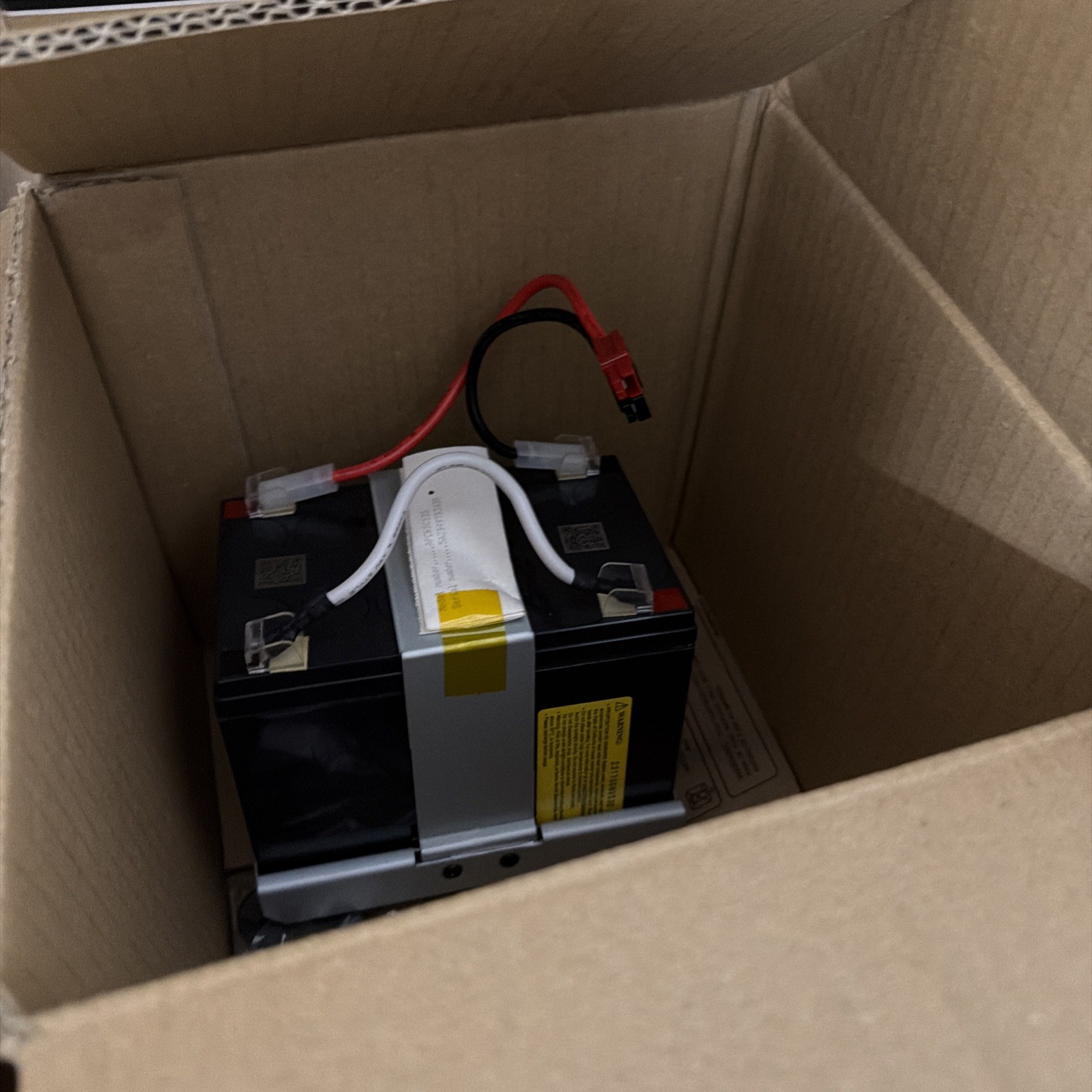 NEW APC UPS BATTERY CARTRIDGE #135 APCRBC135