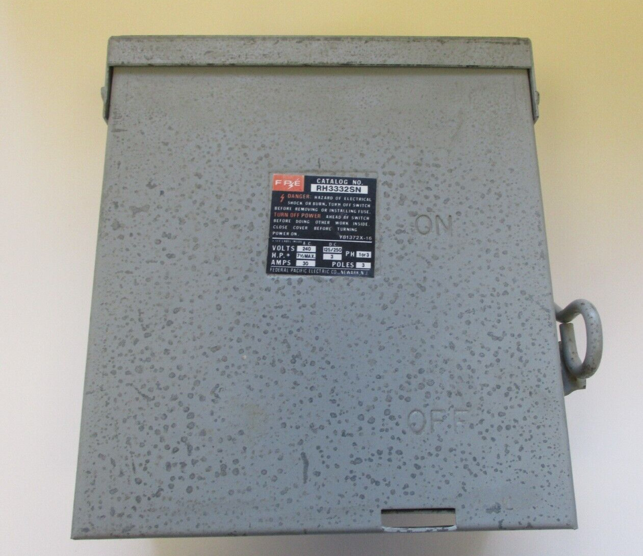 FEDERAL PACIFIC ELECTRIC TYPE 3R RAINPROOF ENCLOSURE CAT NO: RH3332SN 30 AMP