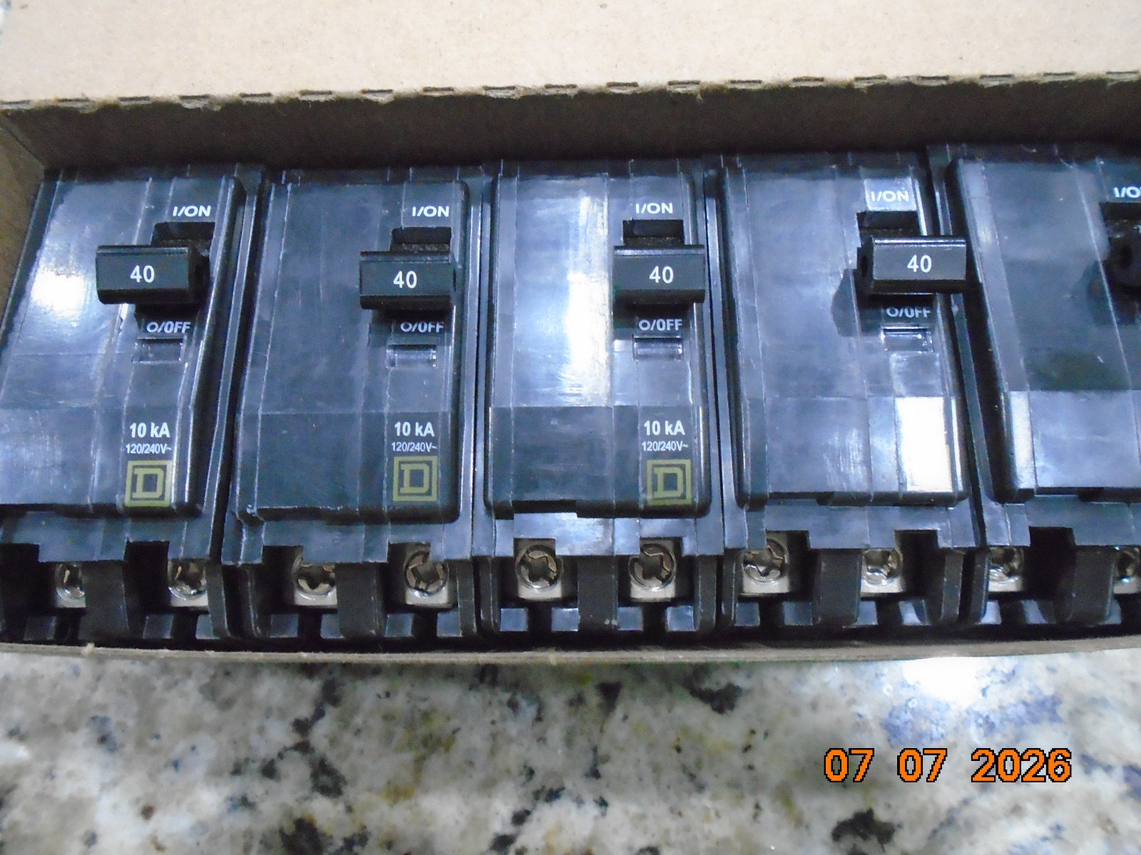 (5) SQUARE D QO240 2 POLE 40 AMP 120/240V PLUG-IN CIRCUIT BREAKERS (5) NEW