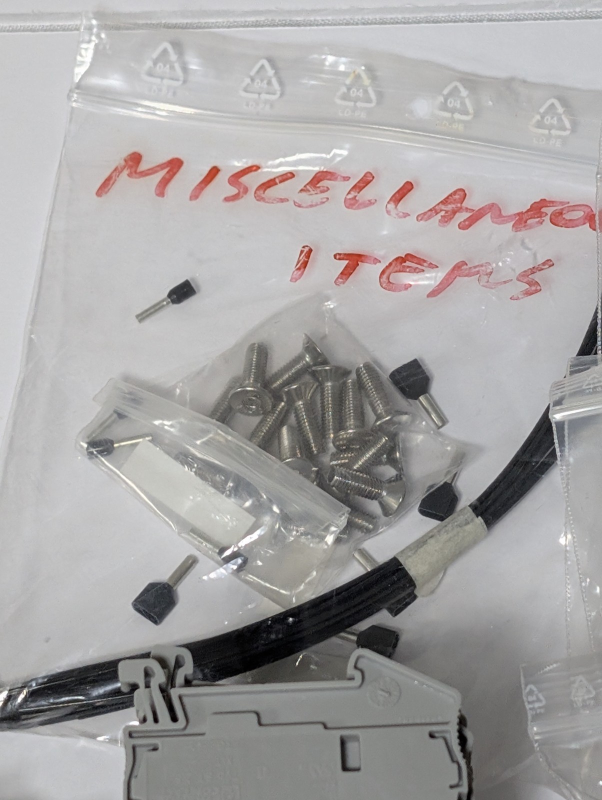 NEW MIXED LOT EATON / PHOENIX CONTACT DIN RAIL TERMINAL BLOCKS + END COVERS
