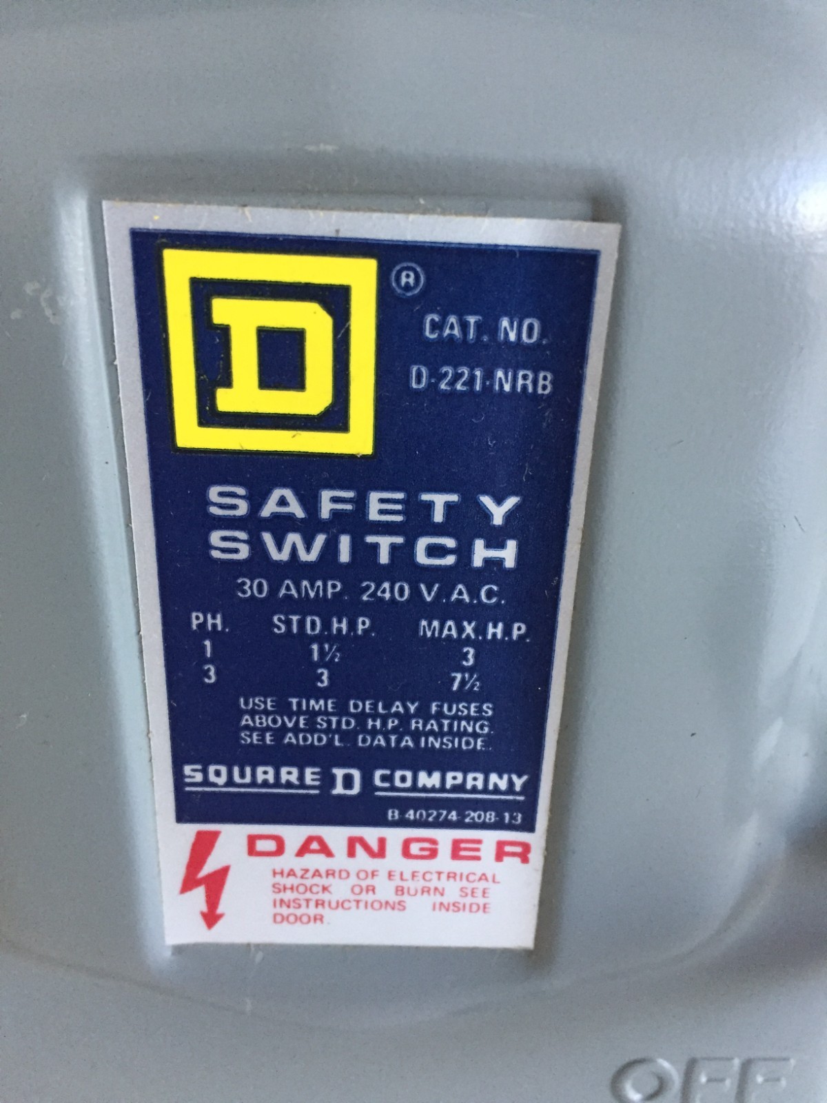 SQUARE D D-221-NRB 30 AMP 240 VOLT 1 PHASE FUSIBLE OUTDOOR DISCONNECT..D-1912