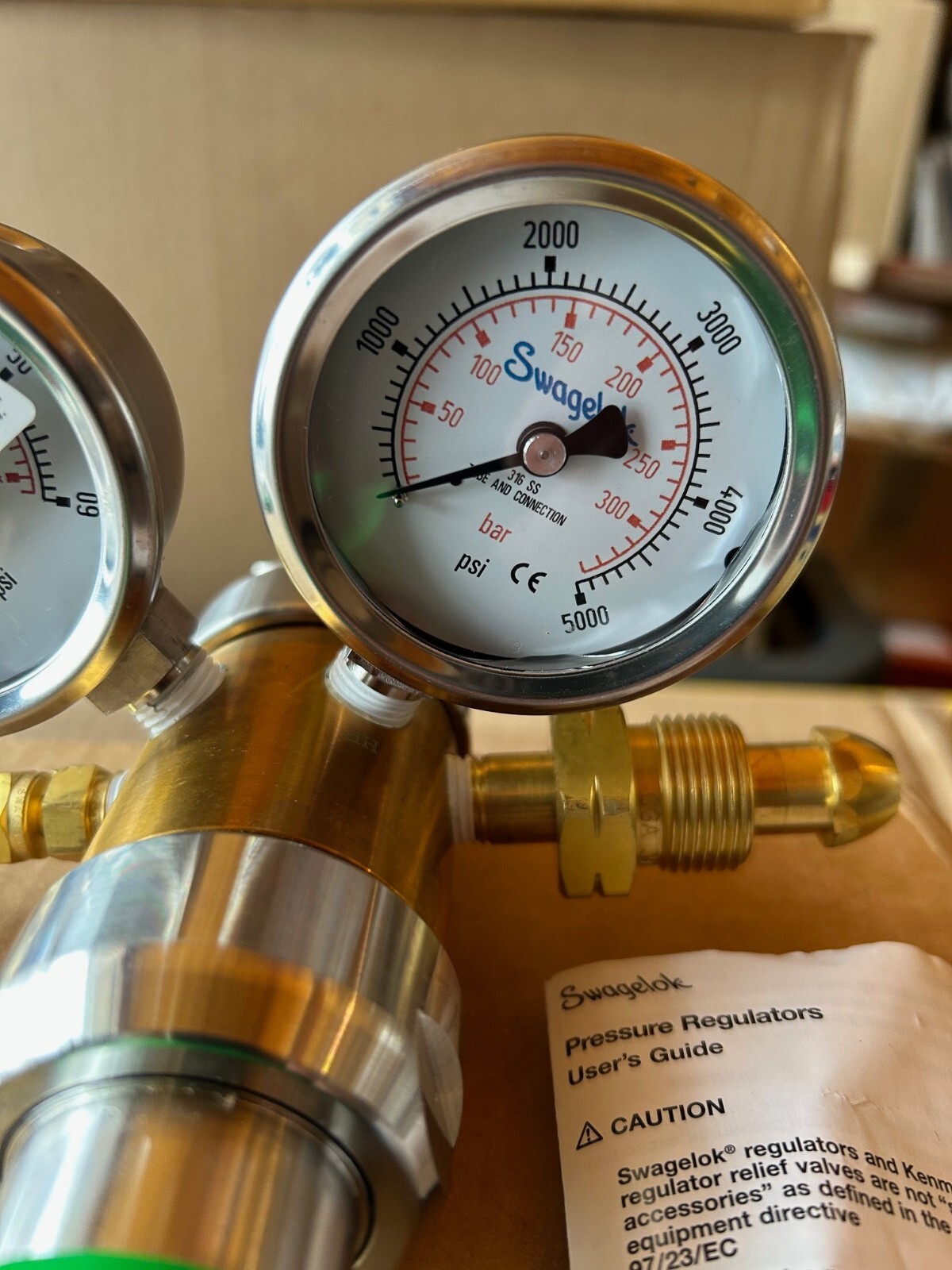 SWAGELOK KCY2ERF415C90000 Self-Venting Gas Regulator, HP 3600psi – LP 50psi Max