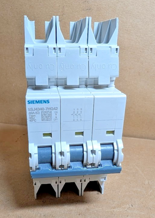Siemens 5SJ4340-7HG Miniature Circuit Breaker, 3P, 40A, 400V (New NB)