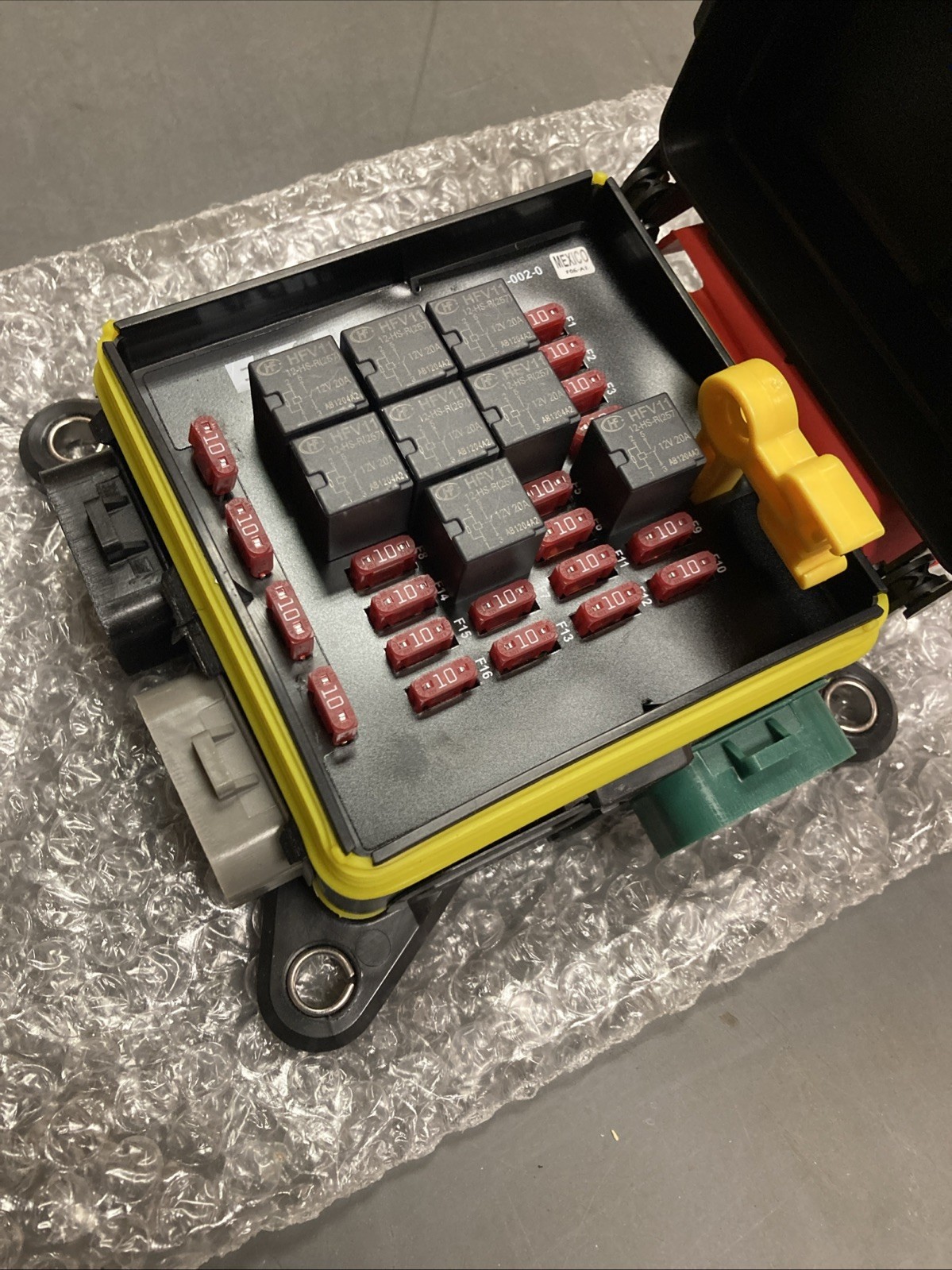 NEW EATON Power Distribution Module Fuse Holder | 31S-002-0 | U.S.A SELLER