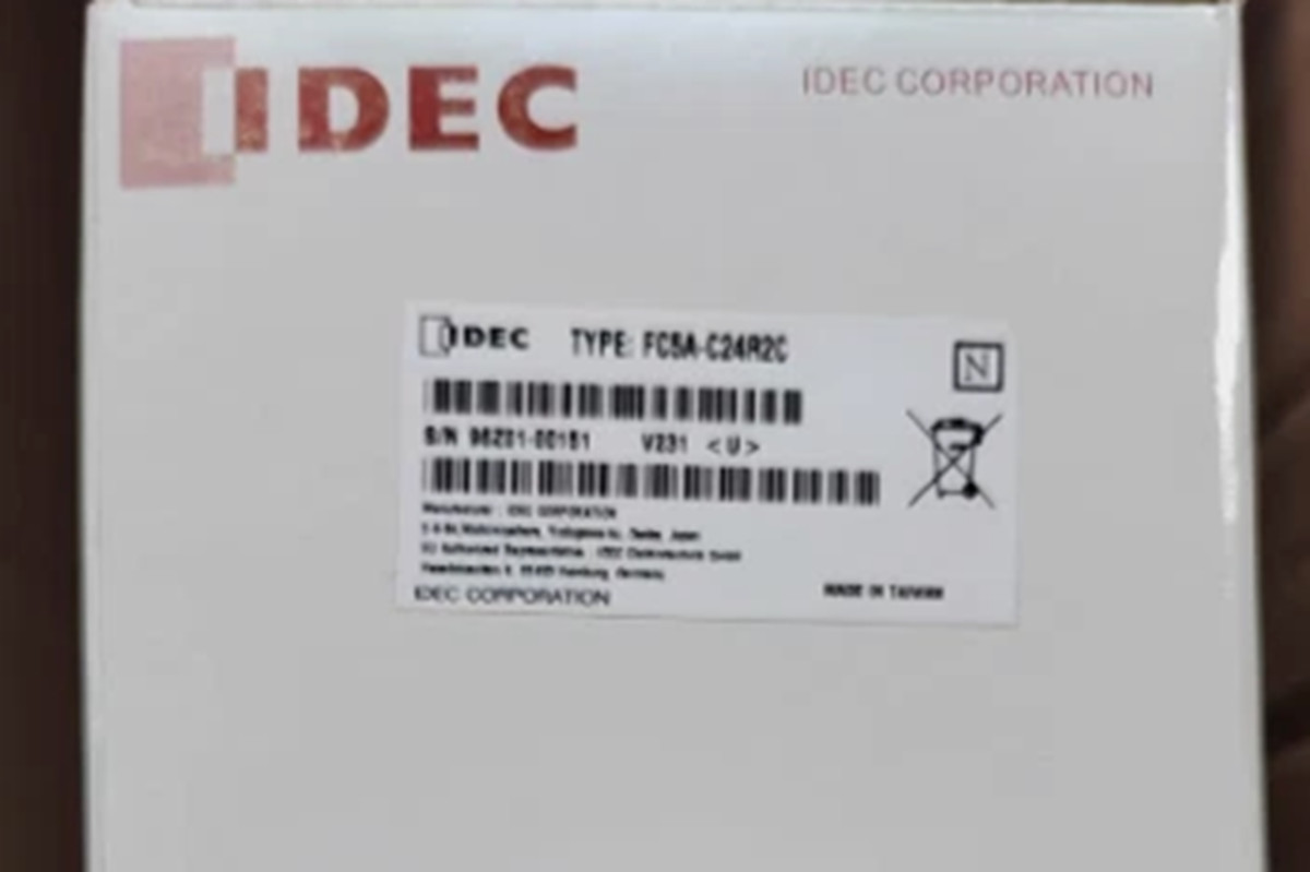 New In Box IDEC FC5A-C24R2C PLC Module