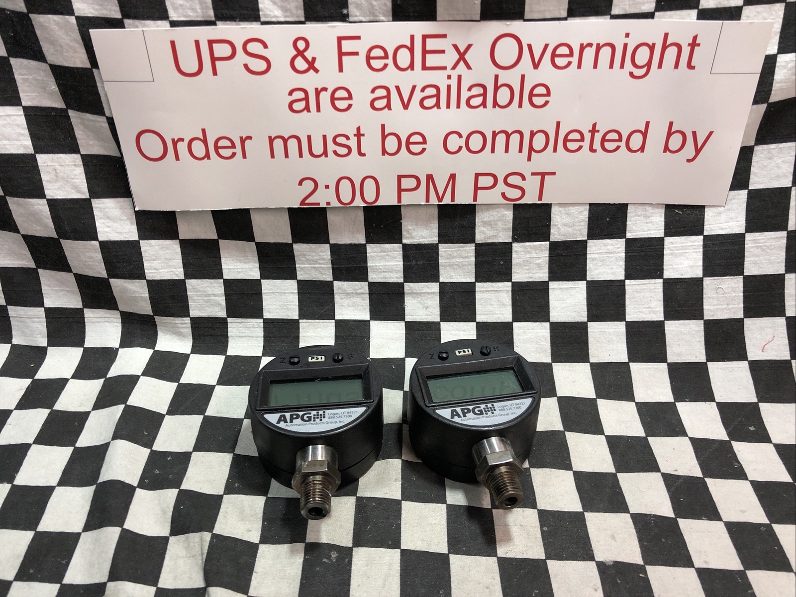 APG Digital Gauge RANGE 200 PSIG 549008-1022 PG-2000-200.0PSI-G, Lot Of 2 #1181H
