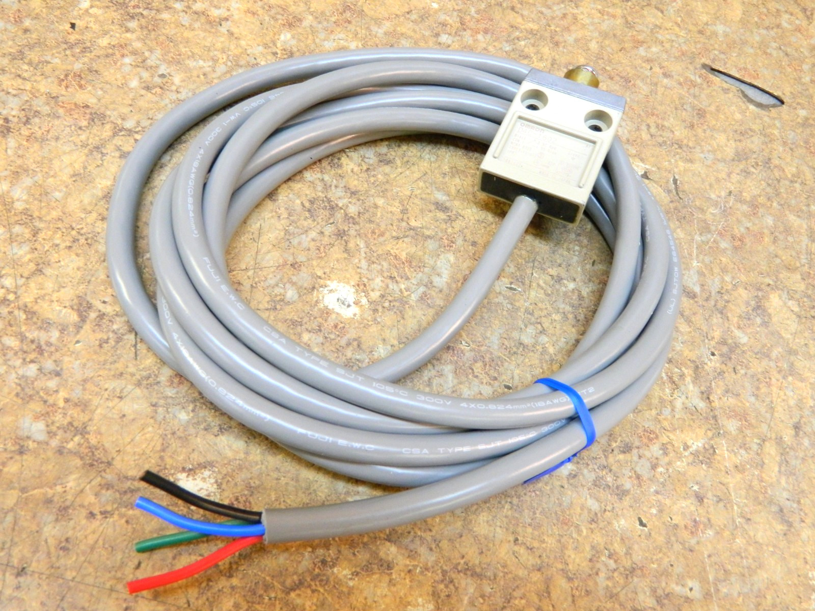 OMRON D4C-1602 Limit Switch Roller Plunger SPDT NO/NC 9′ Cable