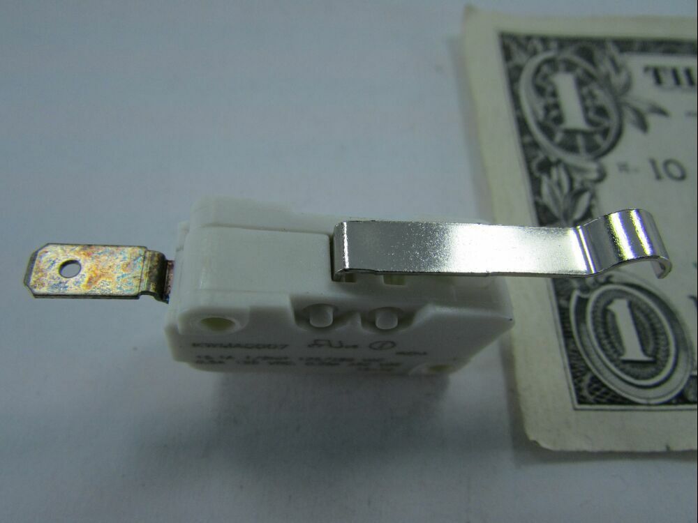 Lot 10 Cherry Lever Micro Switches 15A 125VAC/250VAC .5 HP, .5A 125VDC KWMA0007
