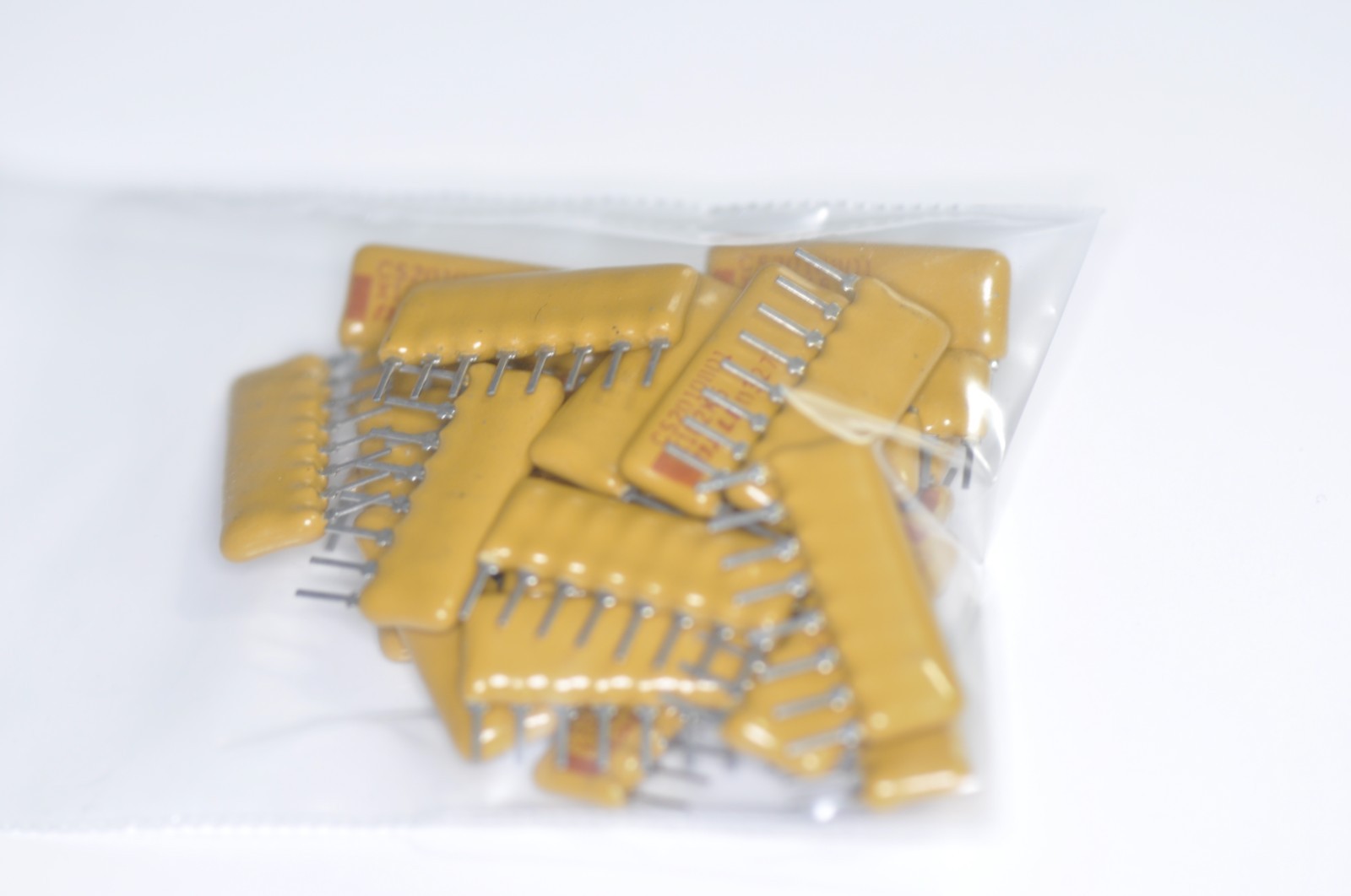 (25 pcs) DALE CS2010(8D)1 X102K5 Resistor Network SIP‑10 1kΩ Isolated Array – NO