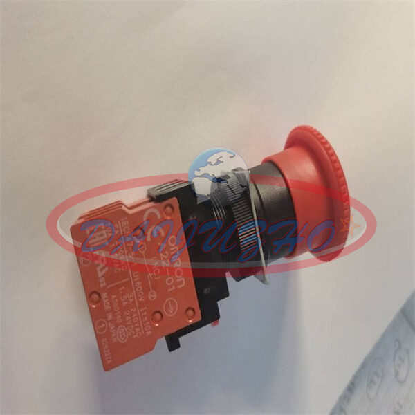 ONE Omron A22E-M-02 A22EM02 Pushbutton Switch Red BUTTON NEW