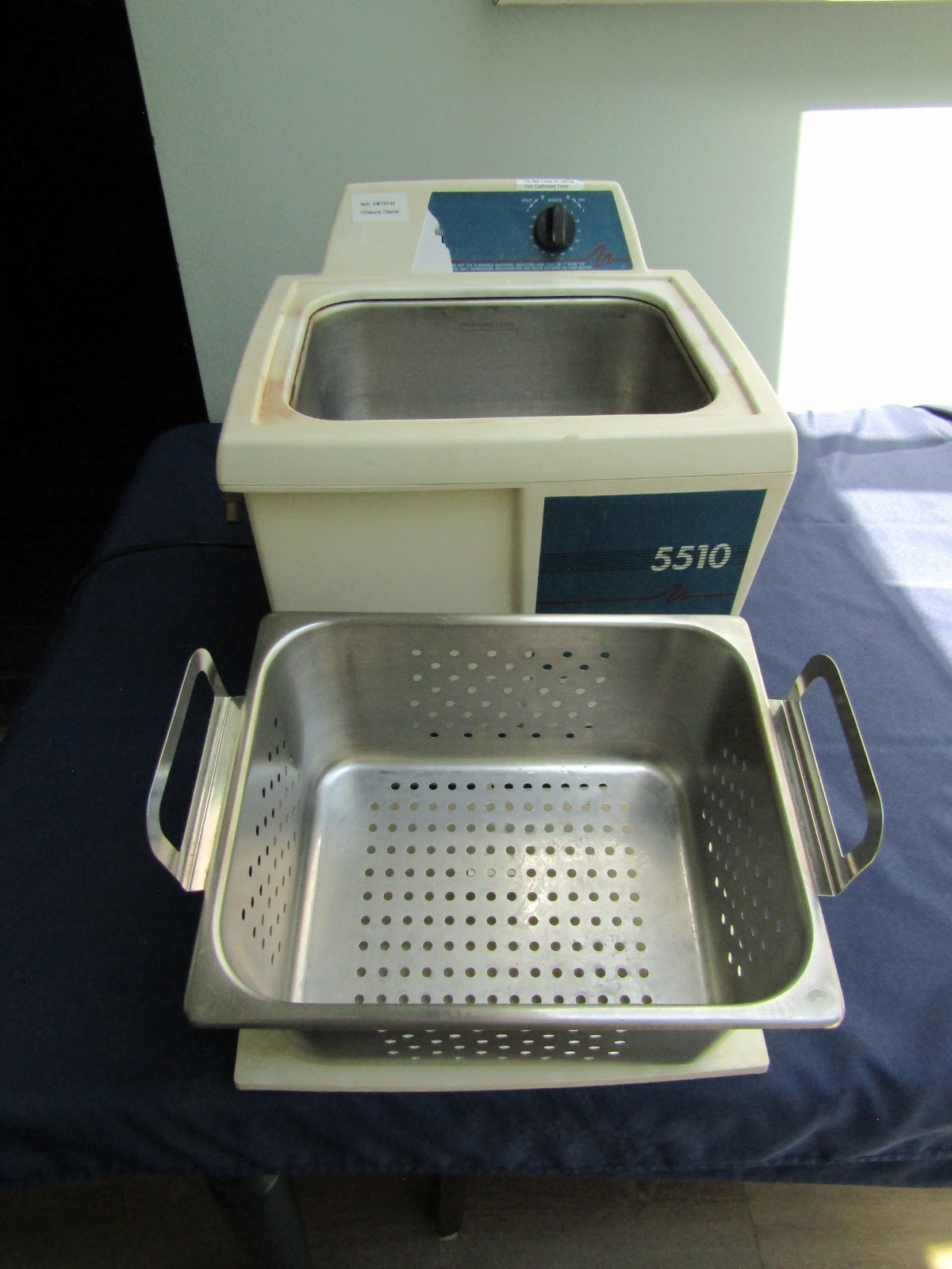 Branson Ultrasonics 5510 Ultrasonic Cleaner working but read