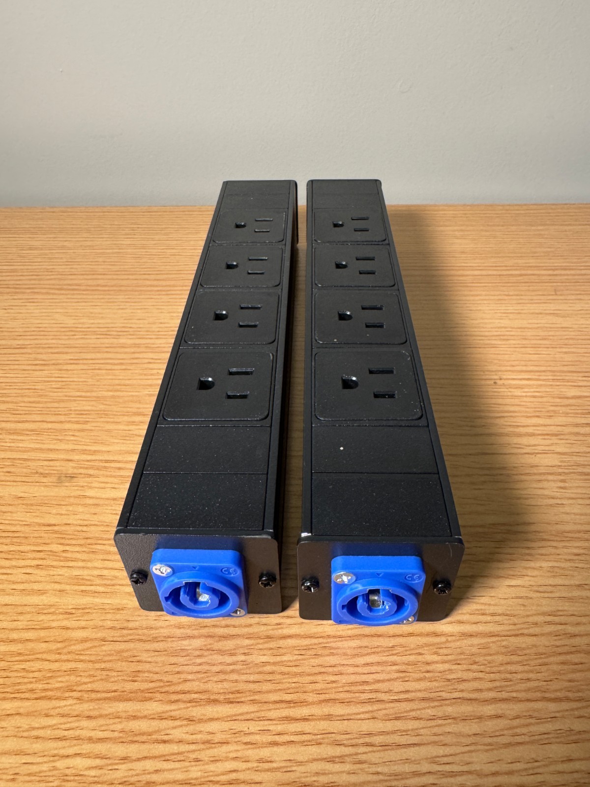 Neutrik Compatible PowerCon to 5-15 Edison Power Strip Distro Quad Box Extension
