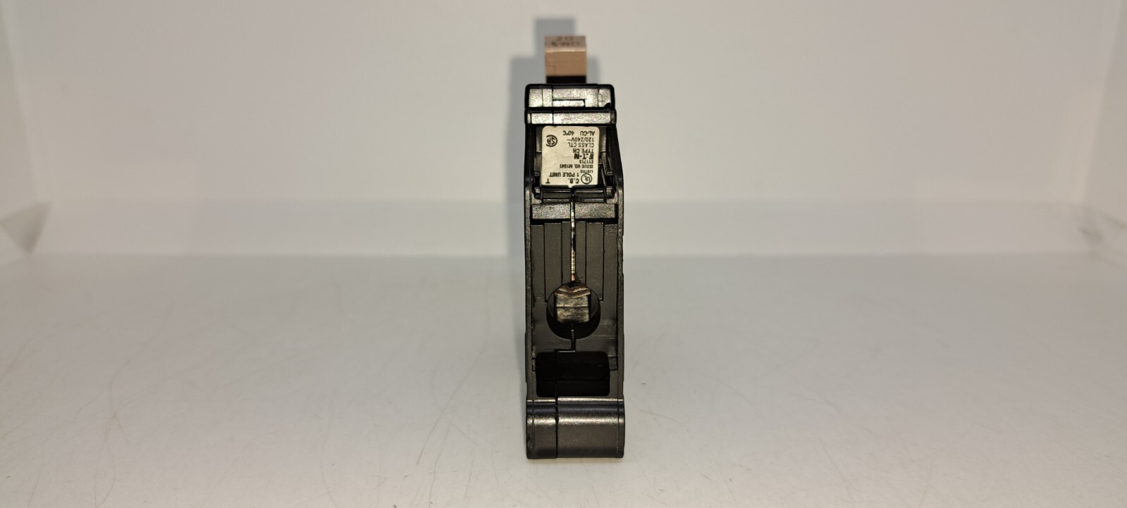 EATON Cutler Hammer CHF120 20 Amp 1 Pole Circuit Breaker with Trip Indicator