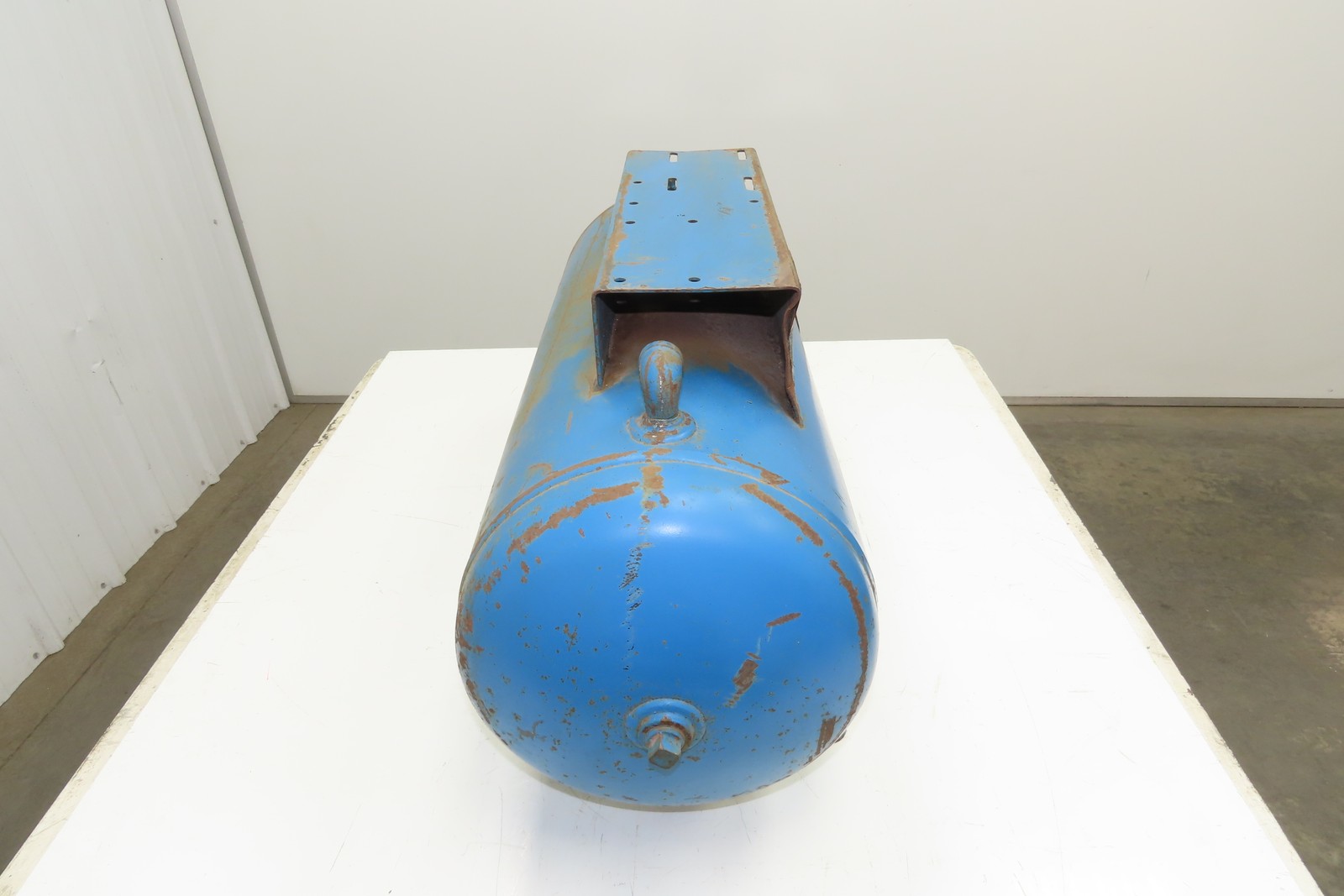 Dayton 1Z984B Compressed Air Receiver Tank 15 Gal 200 PSI Horizontal