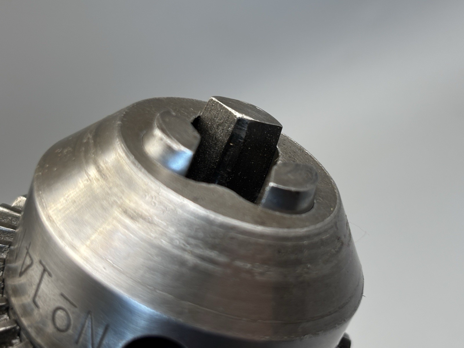 Jacobs 14N Ball Bearing Super Chuck 0″-1/2″ Capacity with Bridgeport R8 Shank