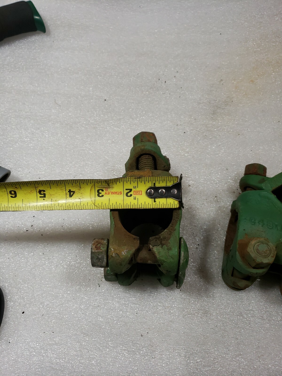 2 JOHN DEERE CULTIVATOR SHANK PIPE CLAMP ASSY C48N MANY MODELS A B H 4020