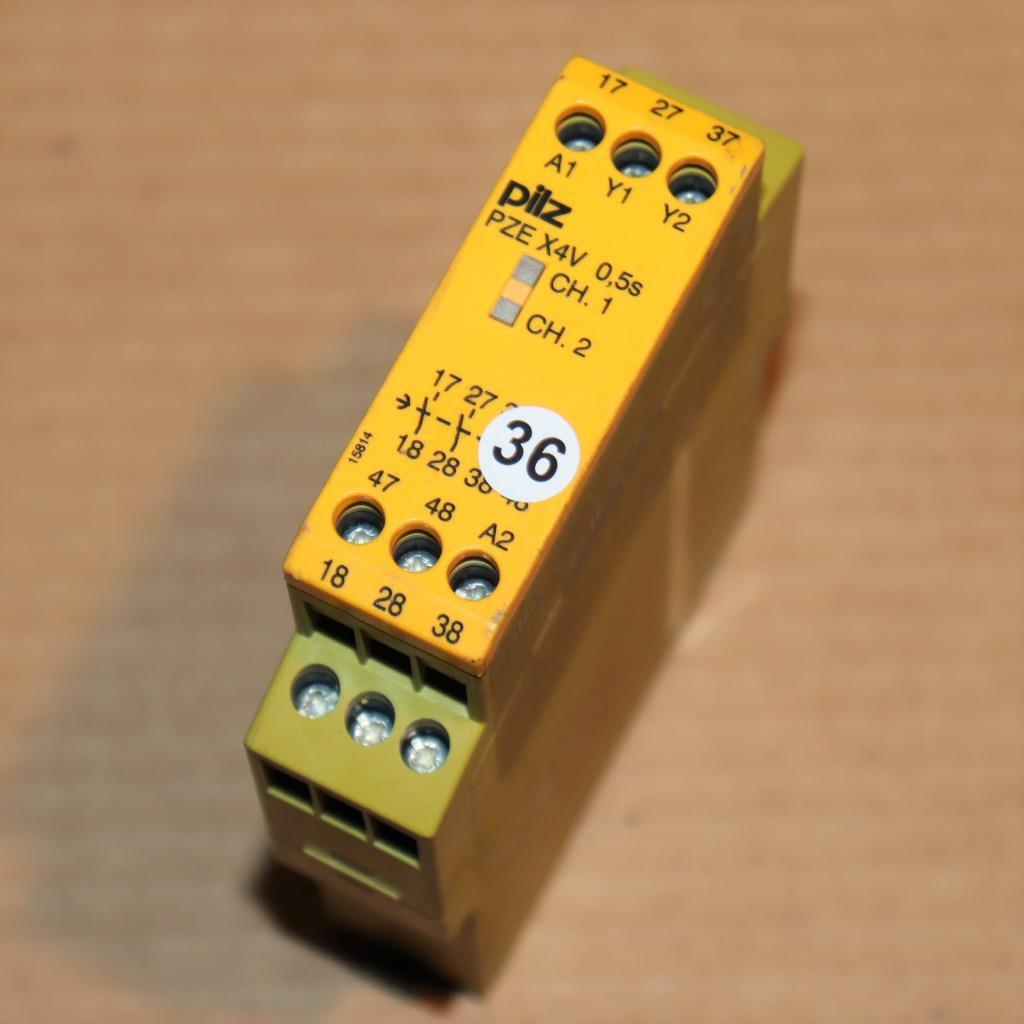 One Pilz PNOZ X4V SAFETY RELAY 774580 783123