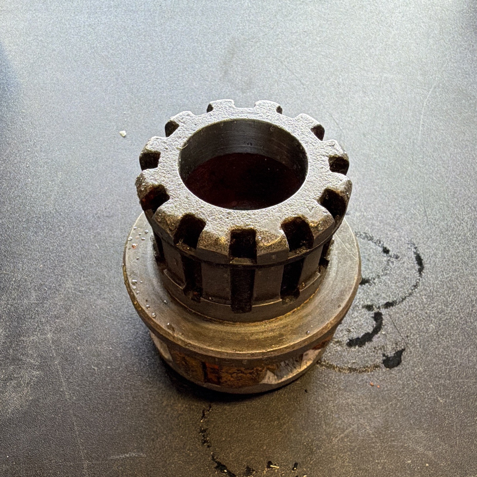 RIDGID 12-R Die Head Pipe Threader w/ Pipe Die 1/8 in NPT RH