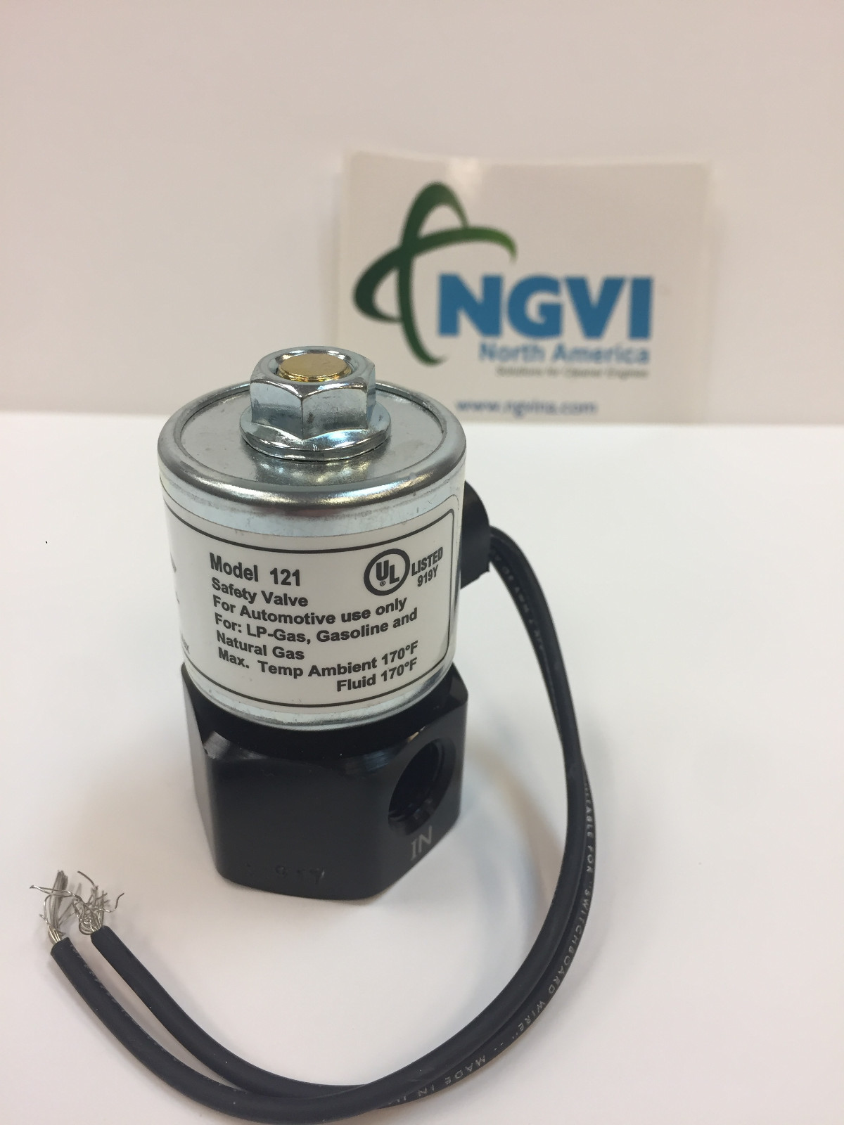 AFC-121; LPG/LP Gas 12V Solenoid Lockoff Valve; 312 psi; Includes Brass Nipple