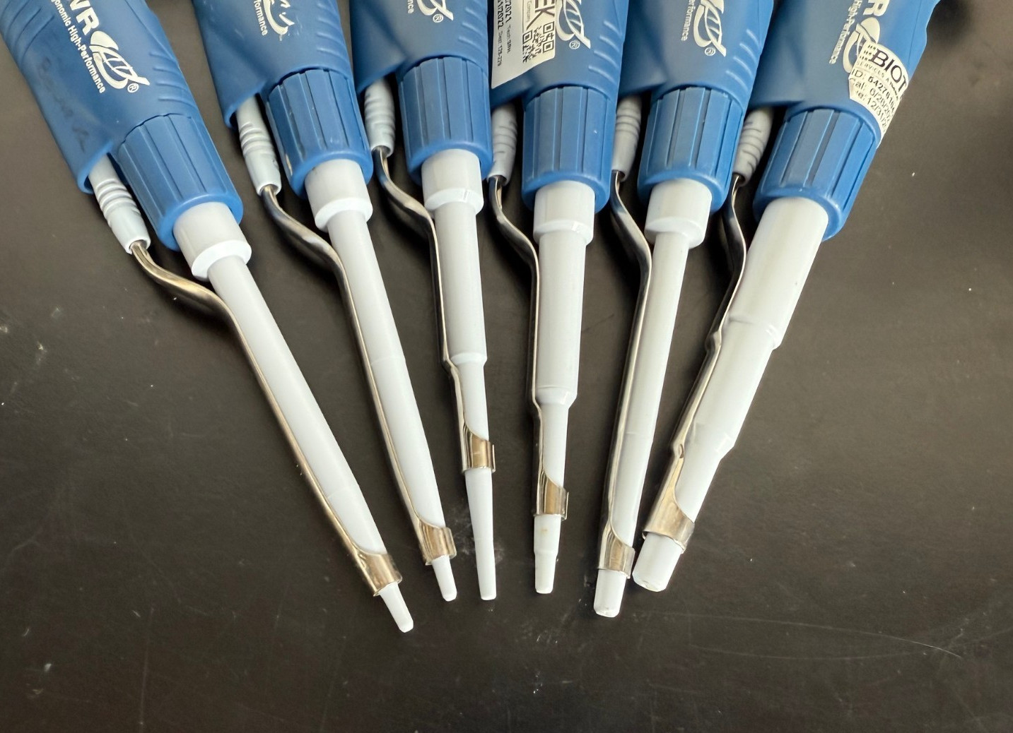 VWR Set of 6 Pipettes w/Stand 0.1-2, 0.5-10, 2-20, 10-100, 20-200, 100-1000 uL