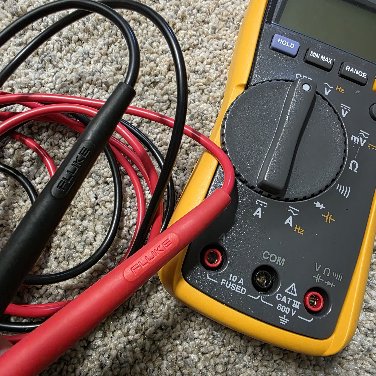 Fluke 115 True RMS Digital Multimeter Great Condition