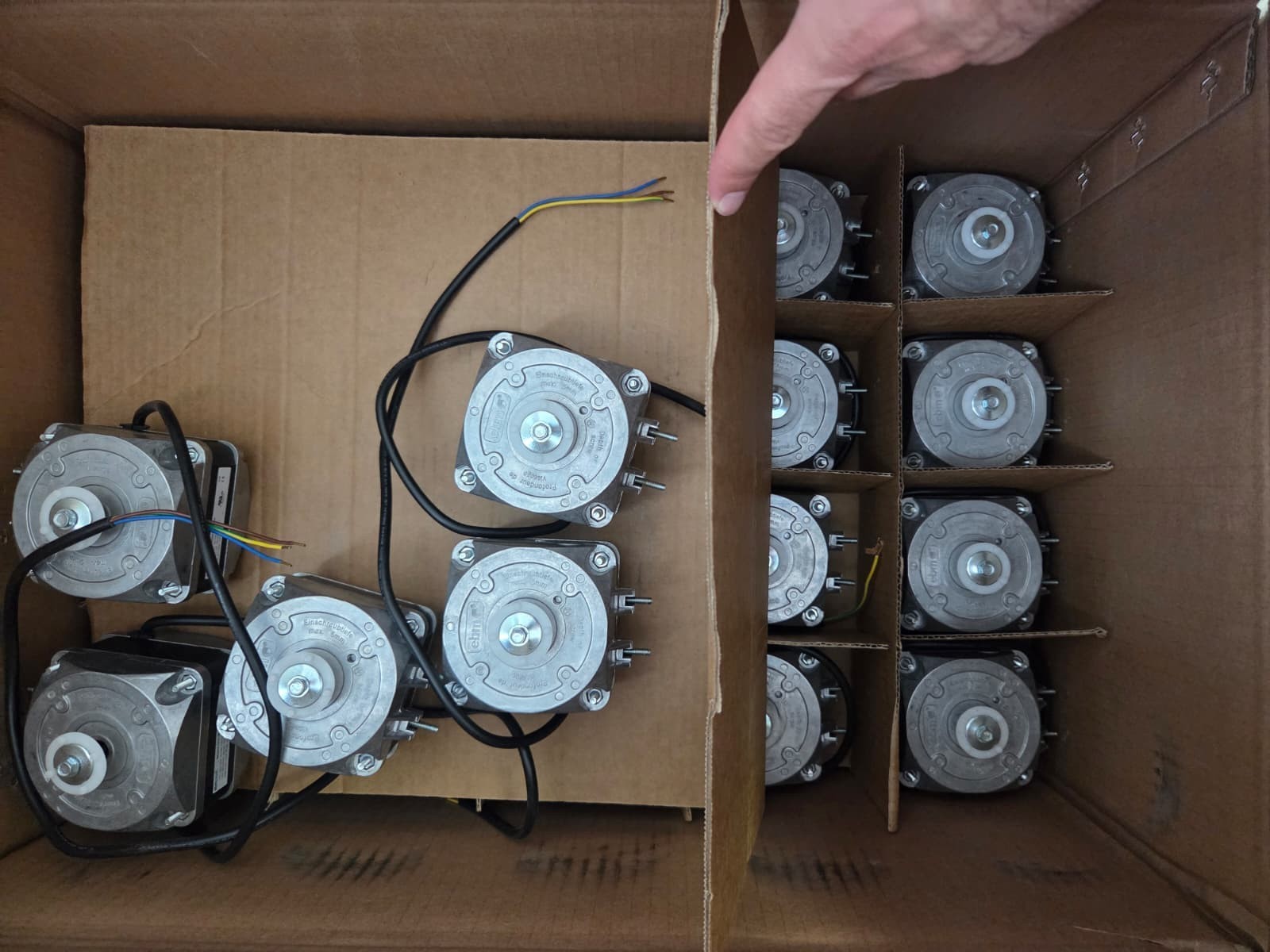 ebm-papst M4Q045-CA27-04 AC FanMotor 115V 0.45mA 9W 50Hz/60Hz 1550RPM 4Pole New