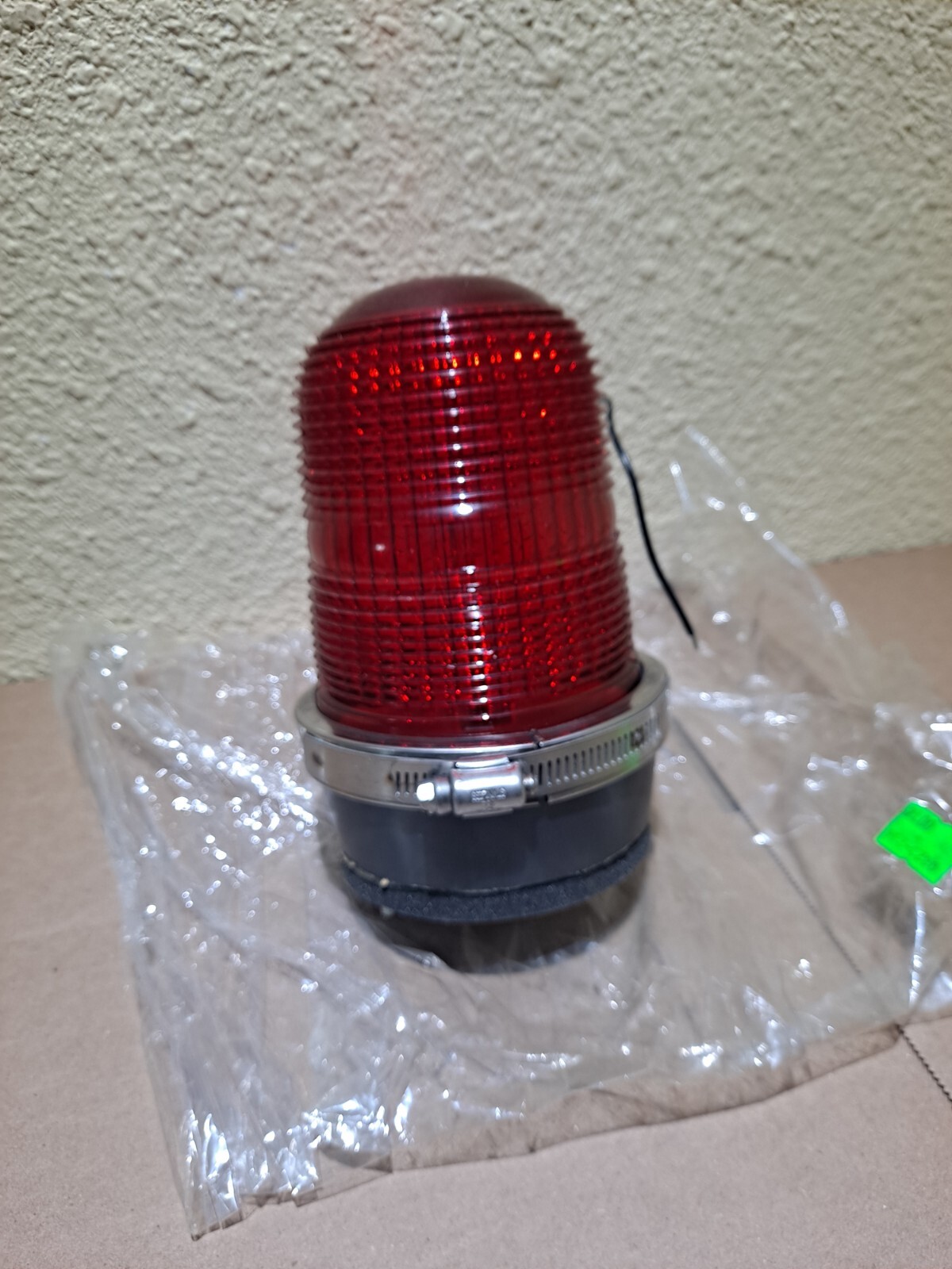NEW NORTH AMERICAN SIGNAL CO. EFL1-24R 24 VOLT FLASHING RED LIGHT FastShip