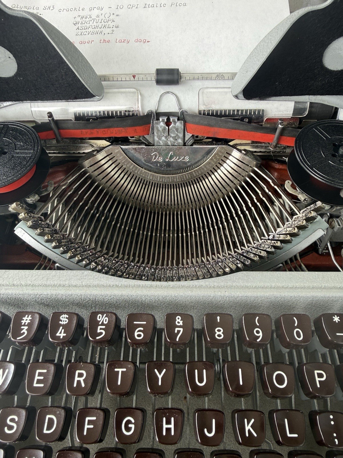 1955 Olympia SM3 De Luxe Typewriter w/Case ITALIC Pica 10cpi