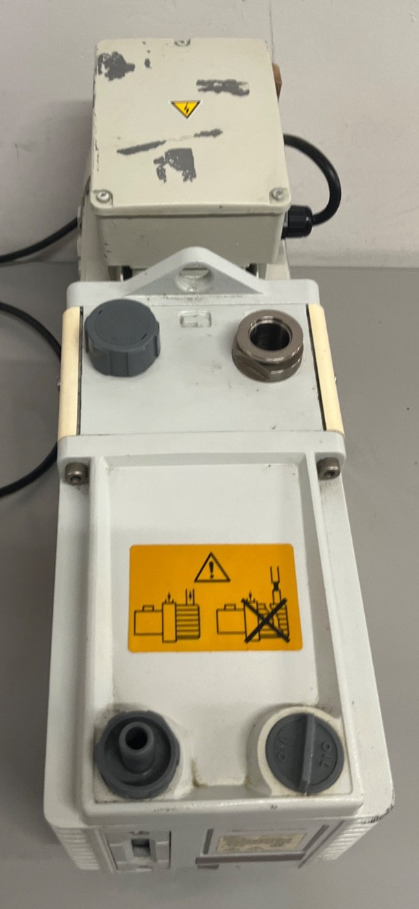 Edwards E2M30 Dual Stage Rotary Vane Vacuum Pump P/N A374-15-903