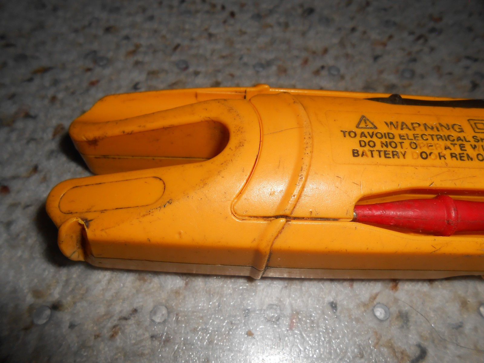 Fluke T5-600 Clamp Meter Continuity Current Electrical Tester CAT iii 600V