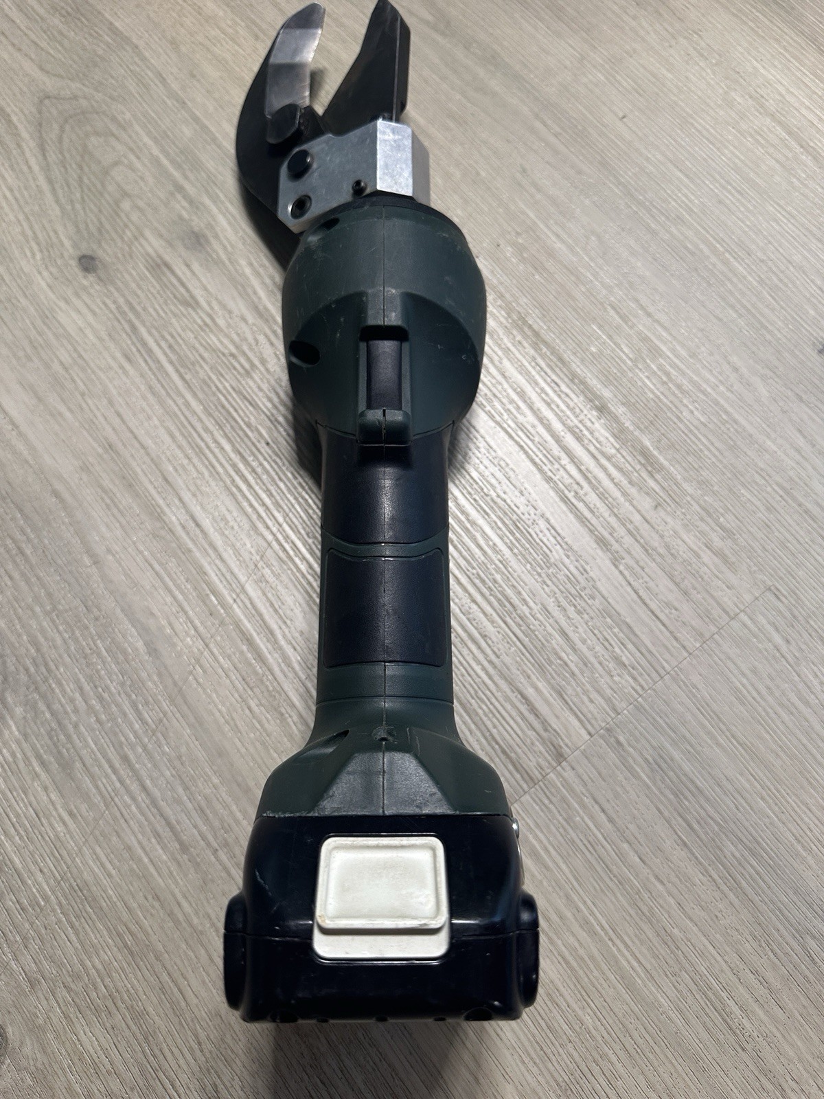 Greenlee Gator Cable Cutter ES32X W/Battery Pre-owned Very NICE SHEARS!