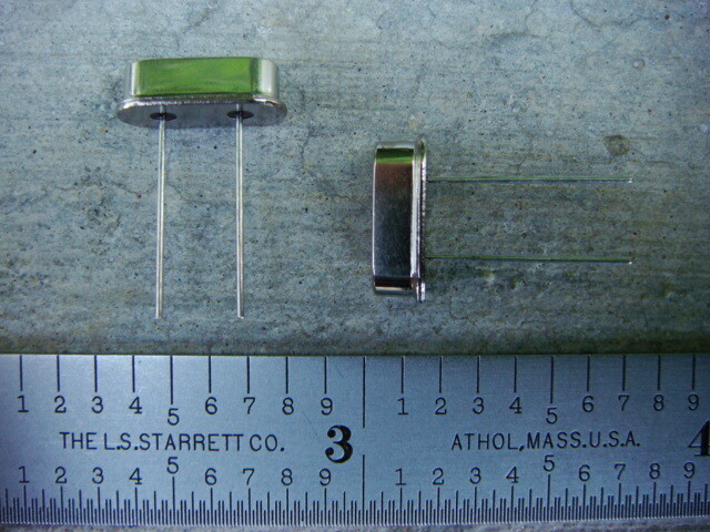 LOT 200 24.000 MHz Crystal Oscillators in HC-49US package – NEW and UNUSED