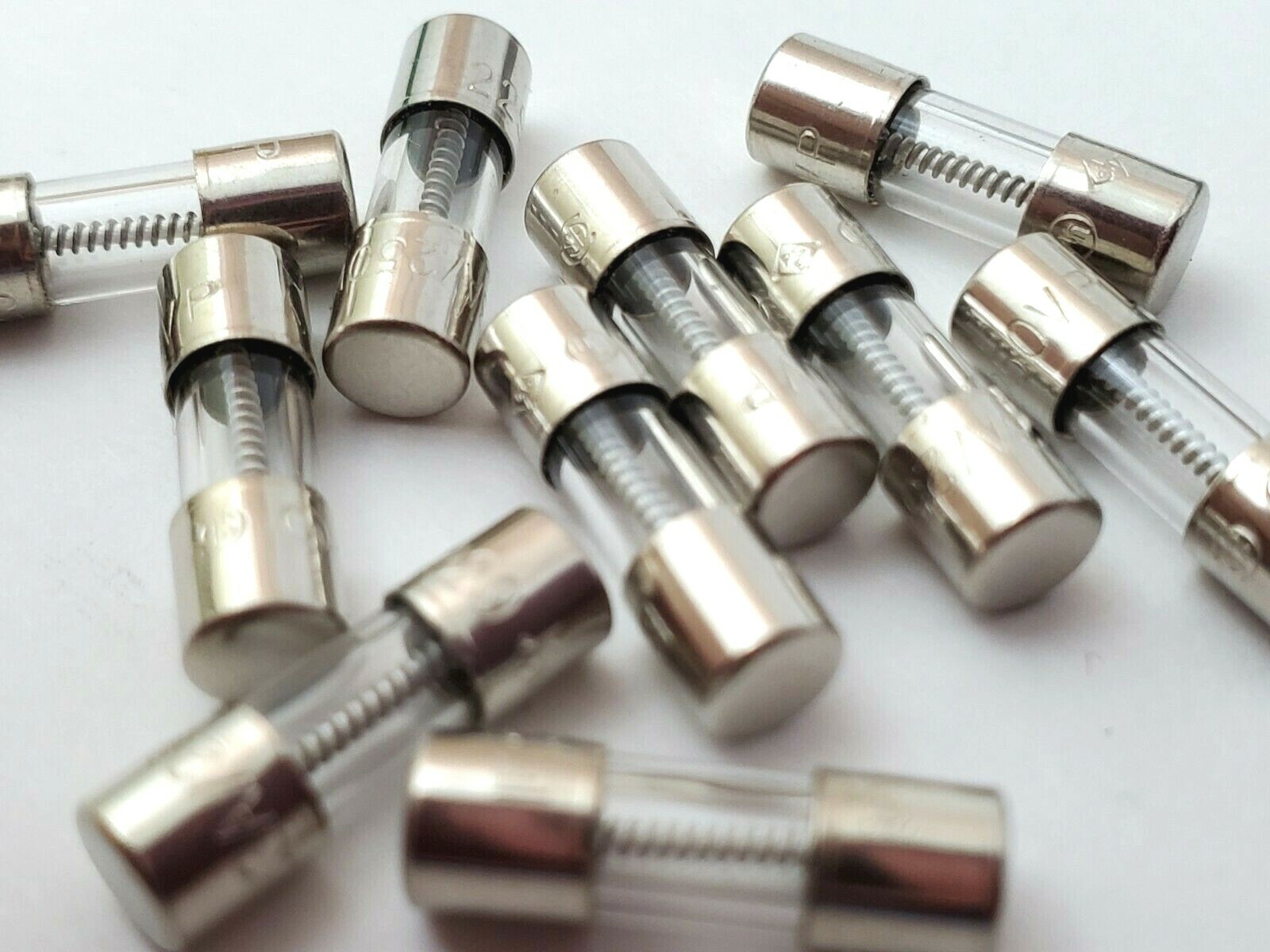 Lot of 10 Littelfuse 2AG3A 250V 3 Amp Slow Blow 5 x 15 mm Glass Fuses 229003