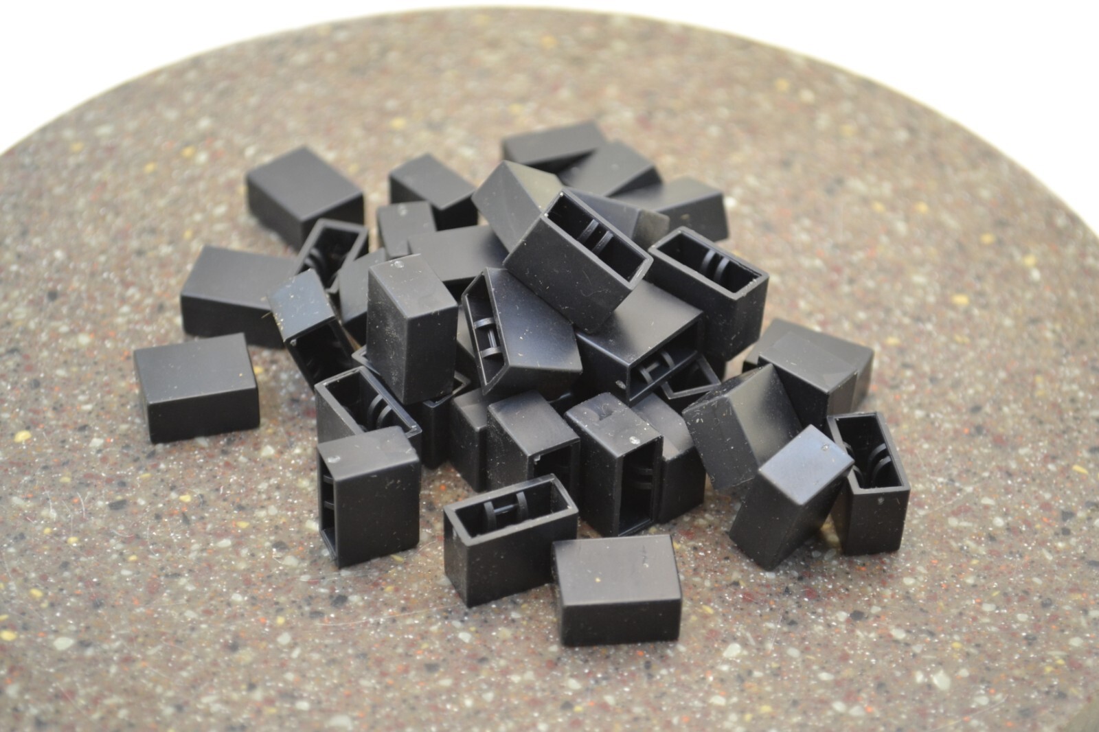 Plastic buttons 20 pcs – to choose from: black or red / NEW