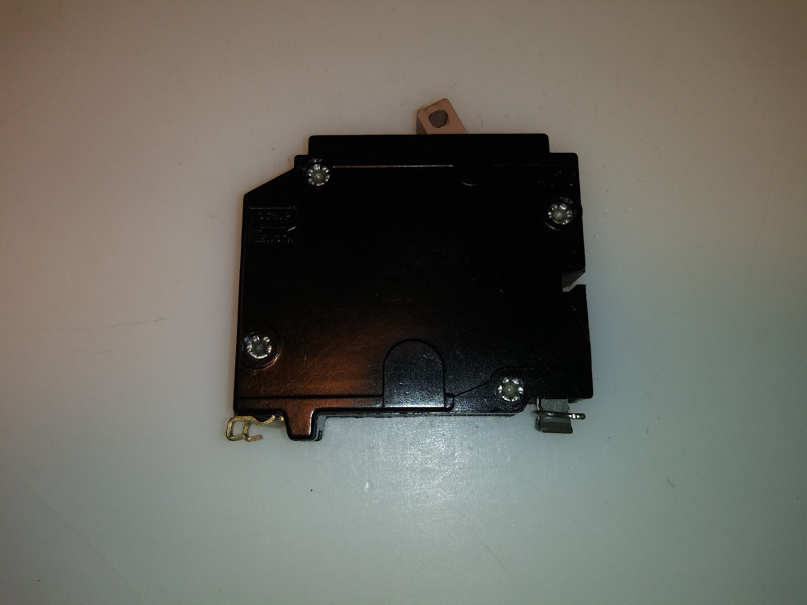 Cutler Hammer CH115 15 Amp 1 Pole 120/240V HALF NOTCH METAL FOOT 1/2 NOTCH CH