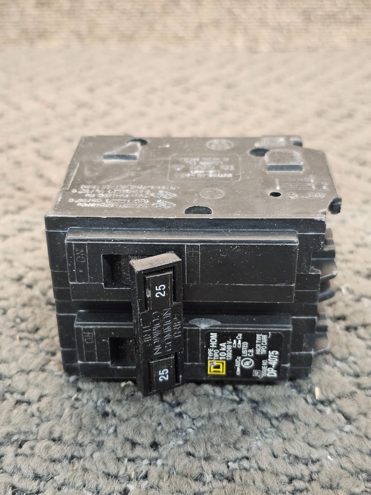 Square D HOM225 Homeline 25-Amp 2-Pole Miniature Circuit Breaker 120/240 V, 10kA