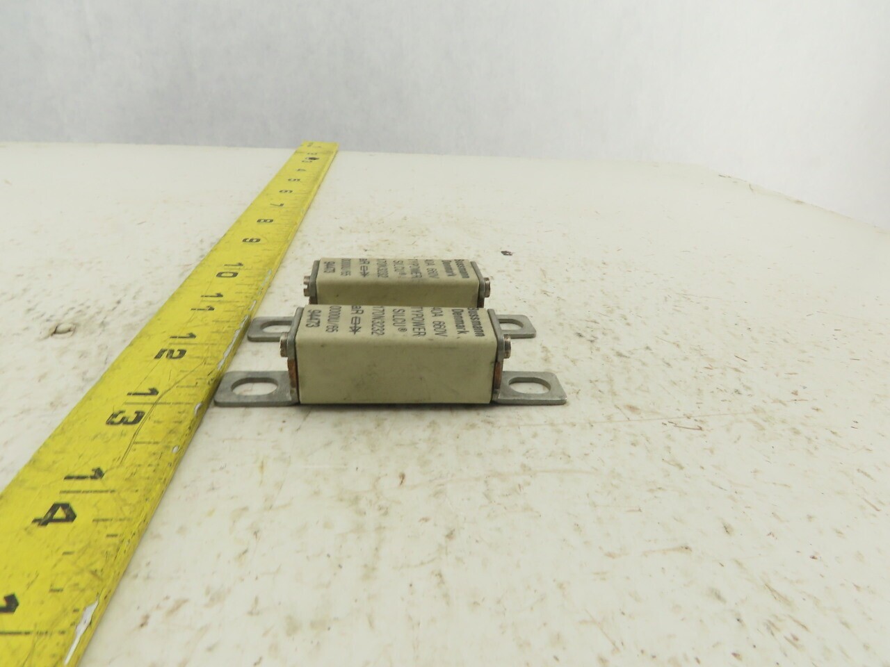 Bussmann Denmark 170N3232 Fuse 40A 660V Lot of 2