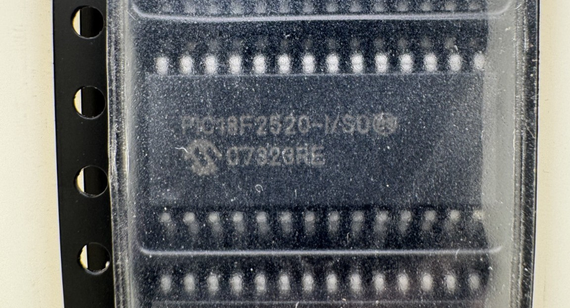 LOT OF 1600 PIC18F2520T-I/SO MICROCHIP MCU 8-bit RISC 32KB Flash WSOIC-28 DC:07+