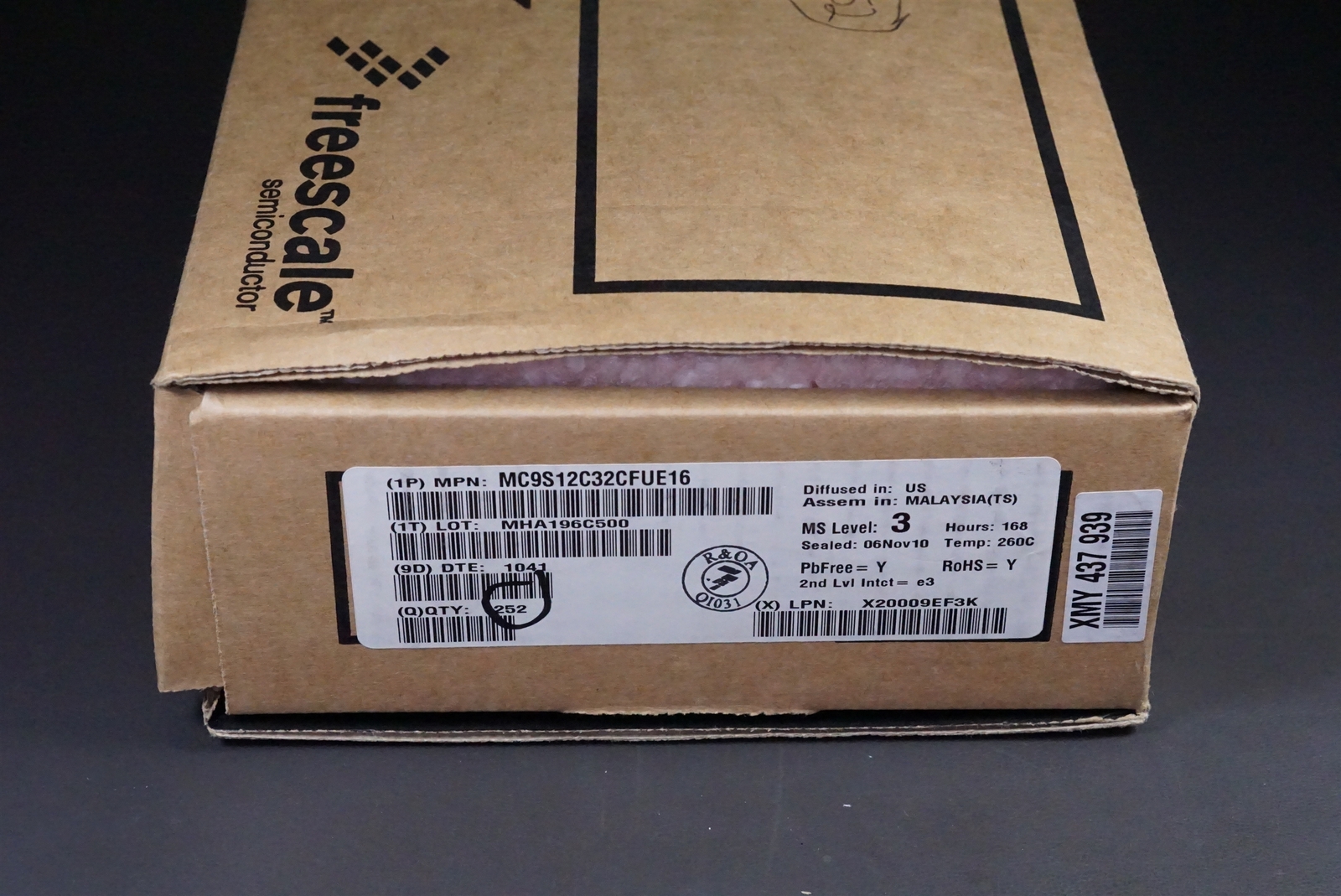 MC9S12C32CFUE16 Freescale 16-Bit Microcontroller 25MHz 32KB Flash 2KB RAM QFP 80