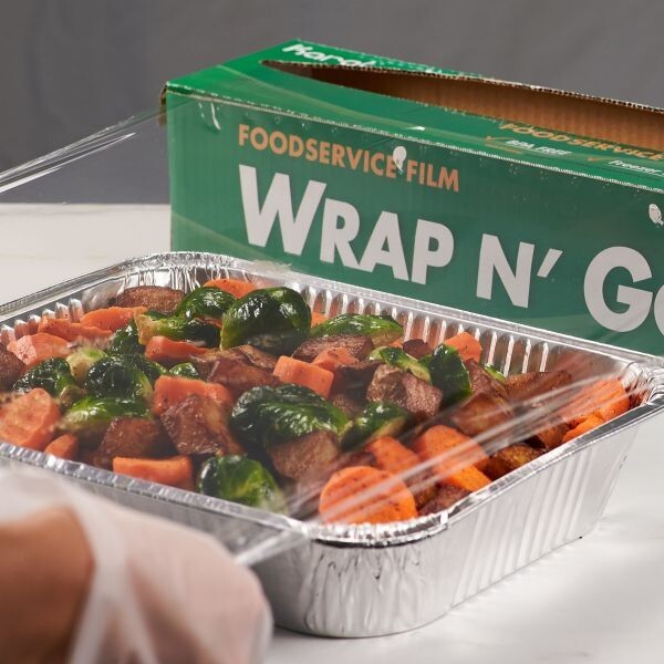 Karat 18″ x 2000′ WRAP NÂ GO Foodservice Film with Serrated Cutter, C