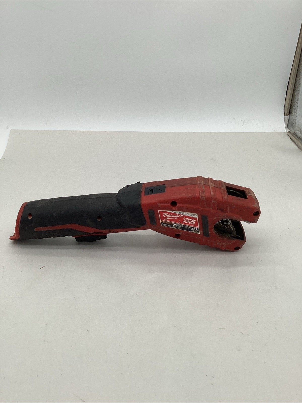 Milwaukee 2471-20 Bare-Tool 12-Volt Pipe Cutter- FOR PARTS